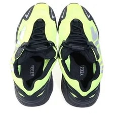 Yeezy Easy Boost 700 Mnvn Low Cut GW9525 c26ec01b9fff9ad7d52 4