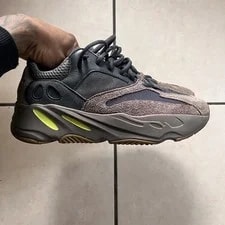 Yeezy — Yeezy 700 Muave ’S — Sneaker — resale