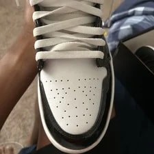 Jordan Air 1 Mid SE 852542-007 3
