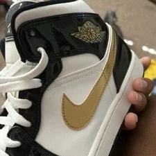 Jordan Air 1 Mid SE 852542-007 4