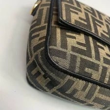 Fendi Baguette Medium Crossbody Duty 3
