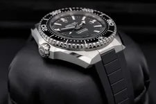 Omega Seamaster Planet Ocean 600M 217.32.42.21.01.001 4