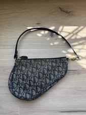 Dior — Dior Saddle Zip Closure — Handbag — resale