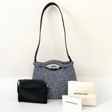Balenciaga — Balenciaga ZigZagger 2Way Basket — Handbag — resale