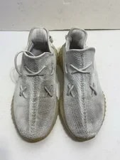 Yeezy Boost 350 V2 Low 3