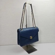 Chanel Envelope Flap Messenger Medium V-Stitch 3