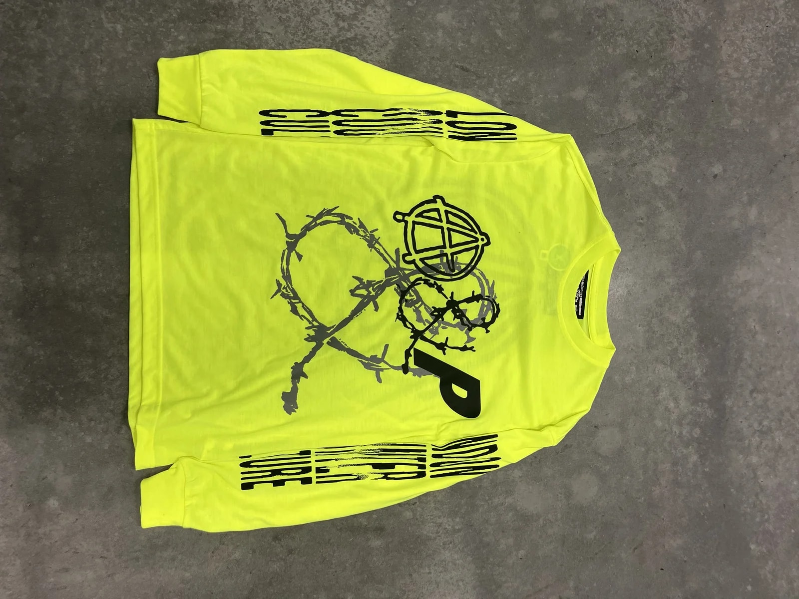 Palace — Palace Counter Culture Longsleeve M — streetwear — resale