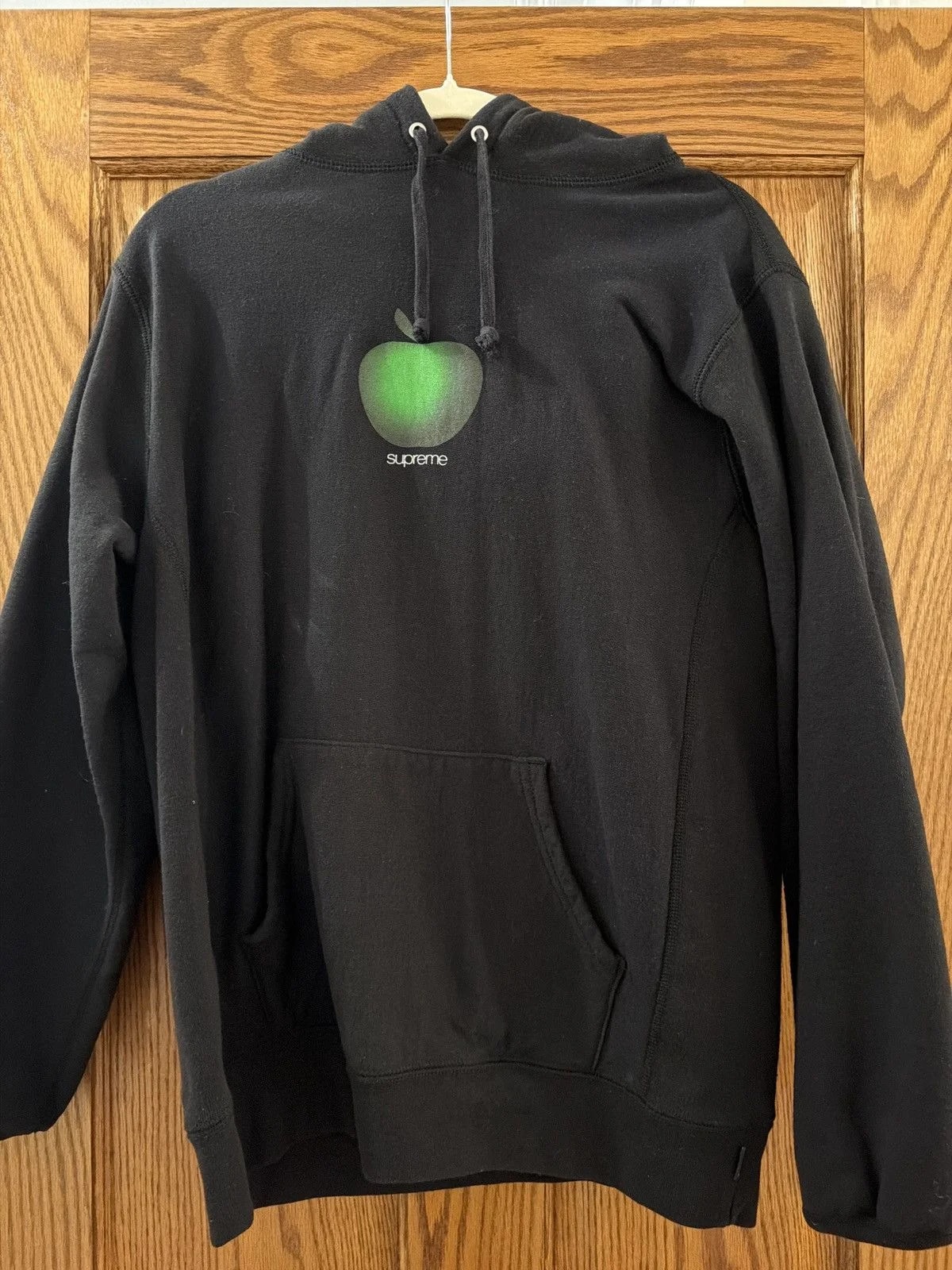 Supreme — Supreme Apple Hooded Sweatshirt — streetwear — resale