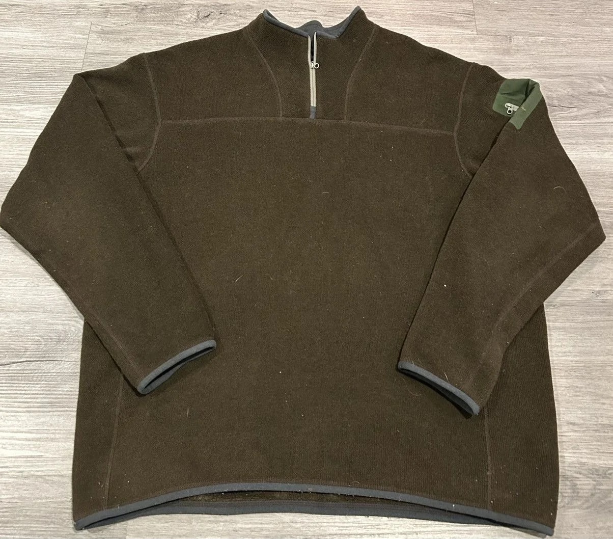 Arc'teryx — Arc'teryx Covert 1/4 Zip Pullover — streetwear — resale
