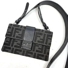 Fendi Mamma Baguette Crossbody Pattern 4