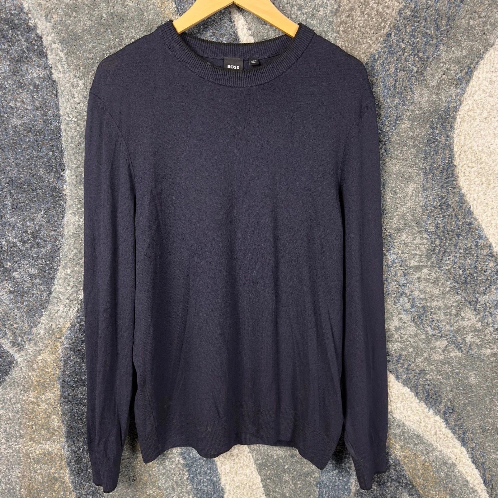 Hugo Boss — Hugo Boss Crew Neck Sweater L — streetwear — resale