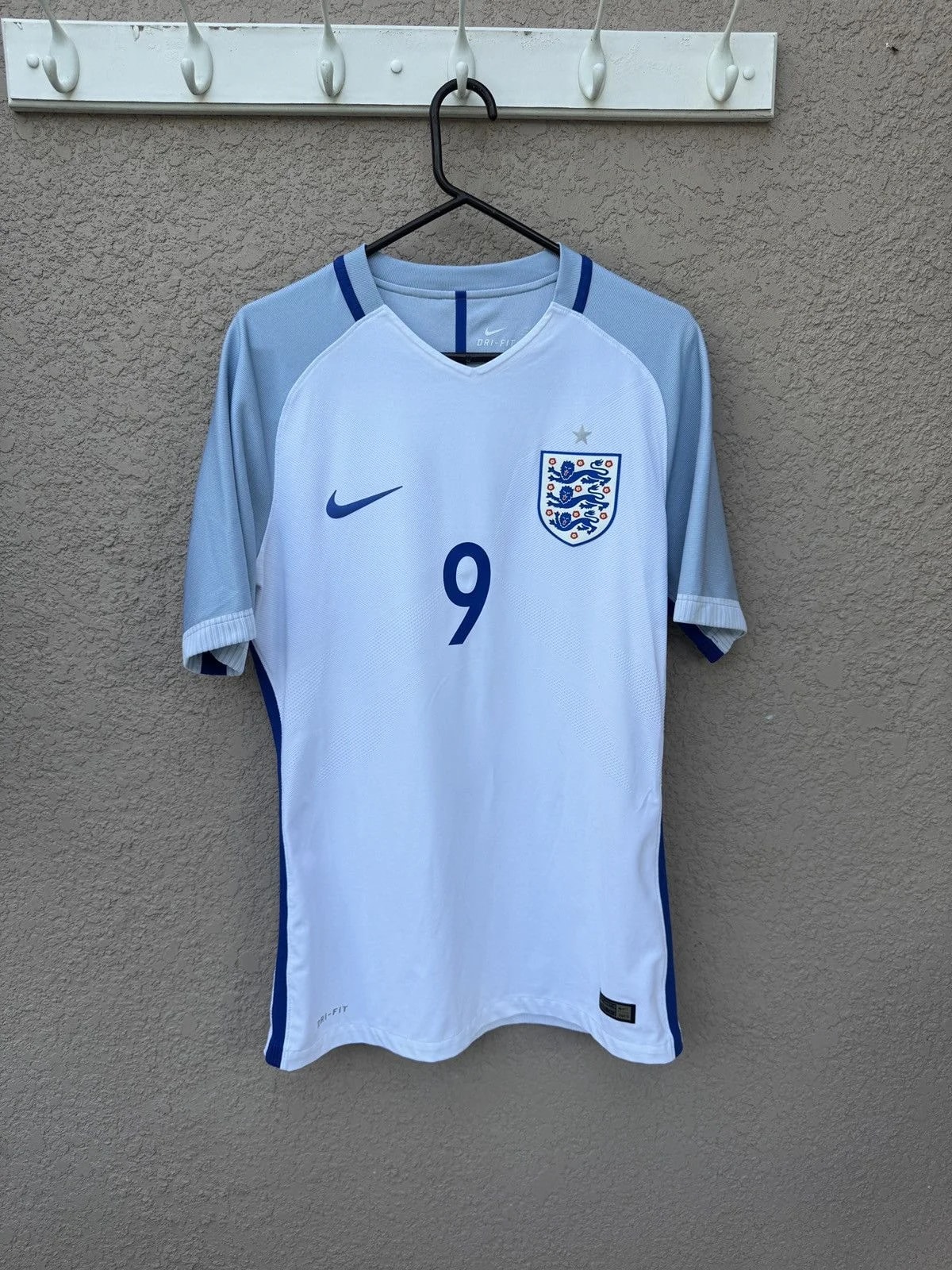 2016 England Home Harry Kane Soccer — streetwear — resale