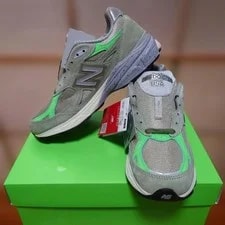 New Balance — 8.5US New Balance M990 Pp3 V3 Patta — Sneaker — resale