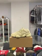 Yeezy 500 Super Moon Size: 9 3
