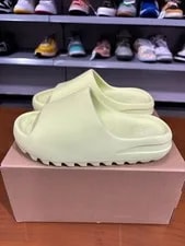 Preowned Yeezy Slide Glow Size 5 Ships Fast 2