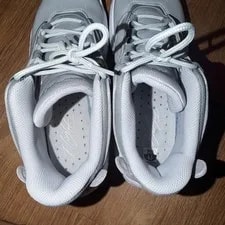 Size 9.5 - Air Jordan Max Aura 4 4