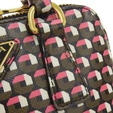 Prada , 2-Way , / . (Pawn 4