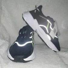 Adidas — Adidas Ozweego J EE7772 Athletic Lace Up Low Top — Sneaker — resale