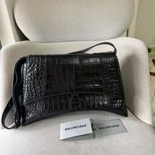 Balenciaga — Balenciaga Medium Downtown ' ' - Excellent #3O2DZV — Handbag — resale