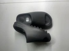 Yeezy Slides ￼ 2
