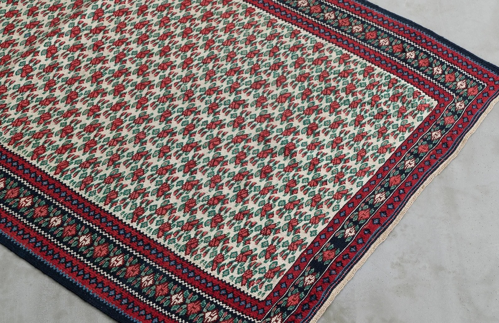 Floral Senneh Kilim Persian Rug 2