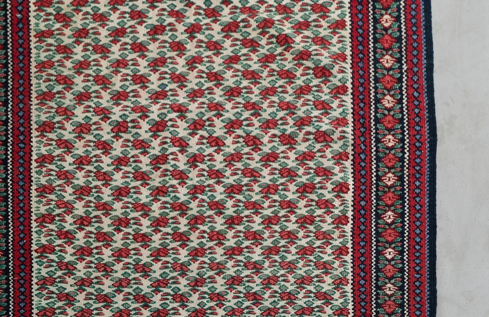 Floral Senneh Kilim Persian Rug 3
