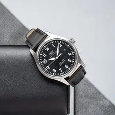 IWC — IWC Pilot's Watches Black - IW327001 — Watch — resale