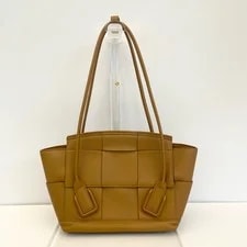Bottega Veneta — Bottega Veneta Authentic 100 Goat Skins — Handbag — resale