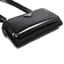Prada : 2VH130 W22H14D3.5cm W/strap; 3