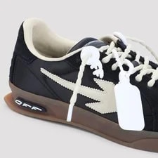 Off-white M-End of Play / New & 4