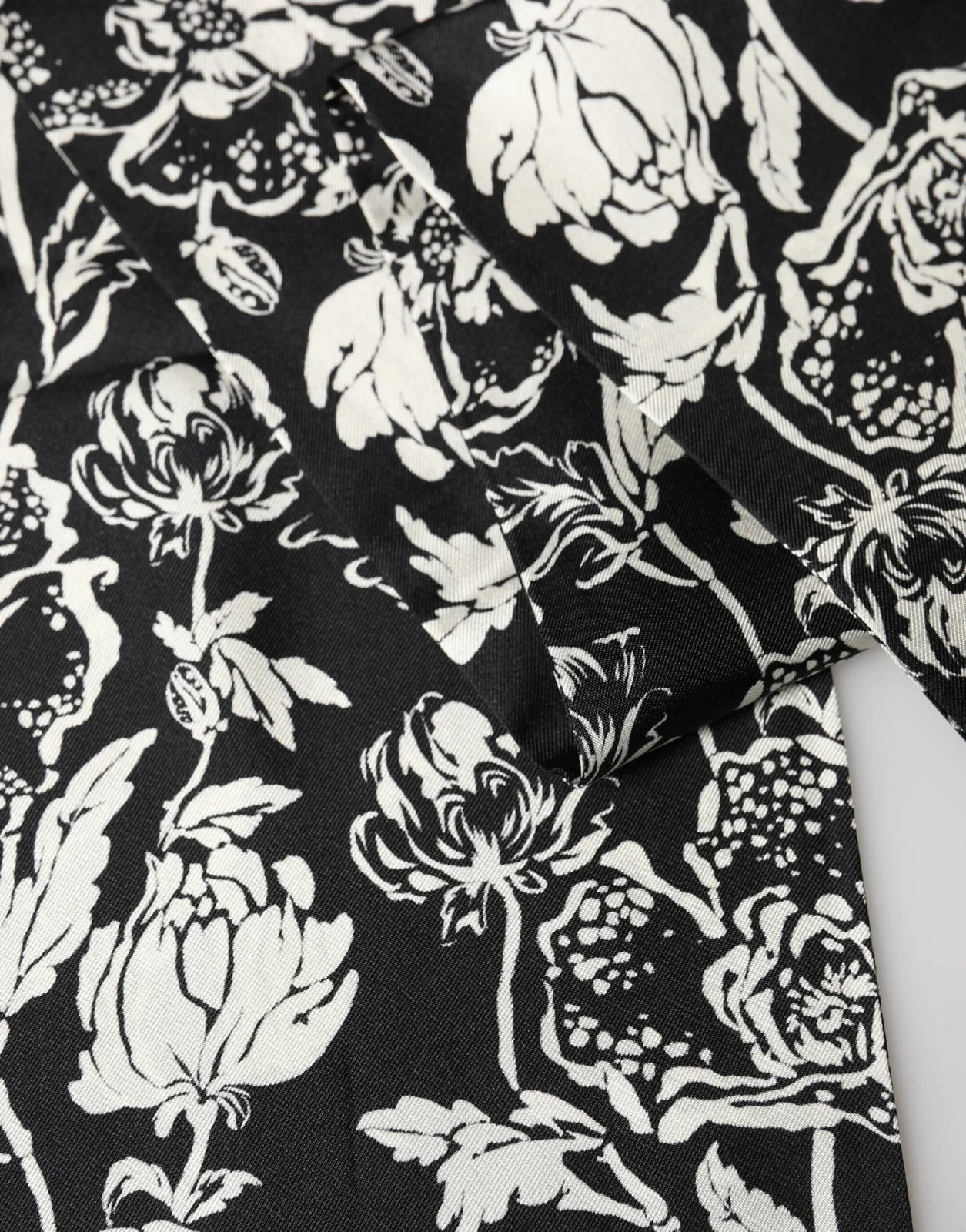 Dolce & Gabbana Floral Pattern Fringed 135cm X 16cm Scarf 2