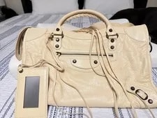 Balenciaga — Balenciaga Classic Twiggy 2-way, in Excellent Condition — Handbag — resale