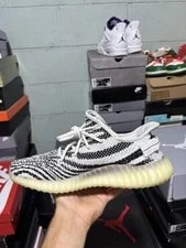 Yeezy Boost 350 V2 / / Size 9.5 CP9654 Clean 2