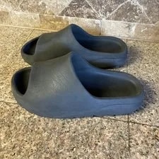 Yeezy Slide YS-01 Dark Size 8 US Streetwear 2