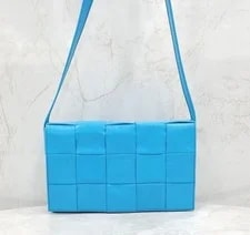 Bottega Veneta — Bottega Veneta Cassette Crossbody 578004 149404358 — Handbag — resale