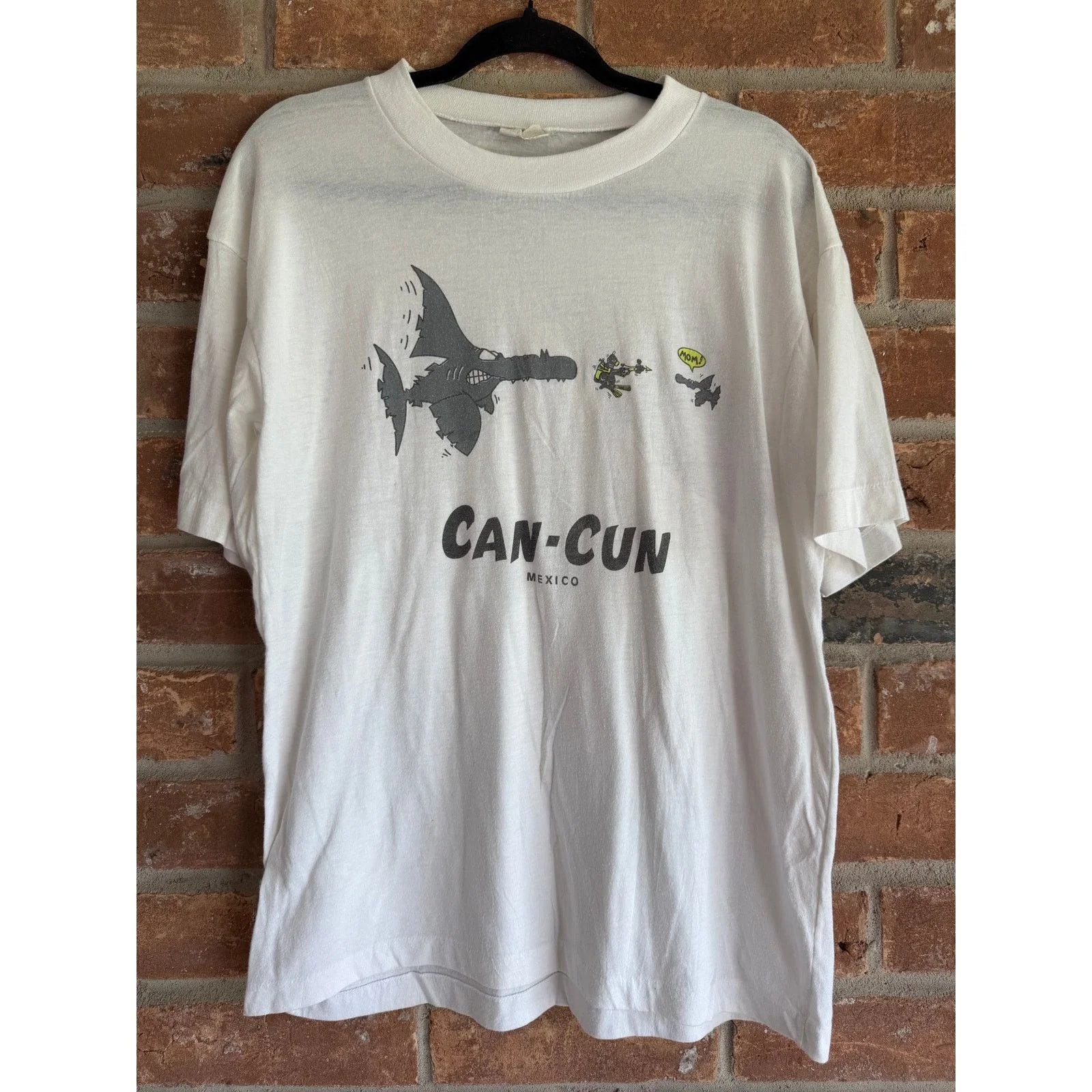 Cancun Mexico Shark Tourist Tee XL — streetwear — resale