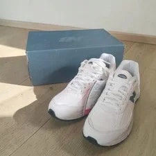 New Balance — New Balance 2002R Fur 26.5cm Made in Vietnam — Sneaker — resale