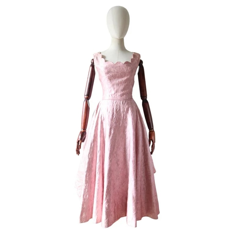 1950's Embroidered Scalloped Tiered Tulle Dress UK 6-8 US 2-4 — Clothing — resale