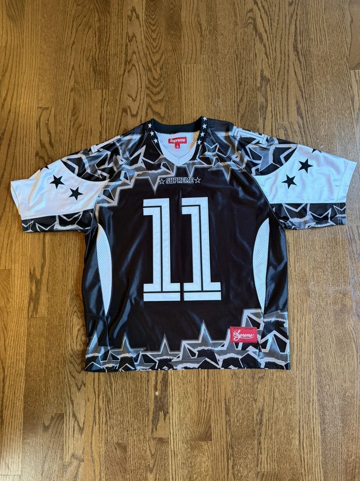 Supreme — Supreme Stars — streetwear — resale