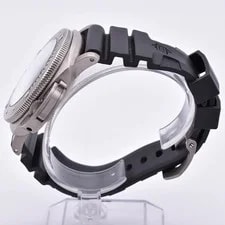 Panerai Submersible Titanium 47mm 2018 Box & Papers PAM01305 3