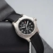 Breitling — Breitling 44mm Avenger Seawolf E17370 Titanium Crown Doesn’t Screw Down — Watch — resale