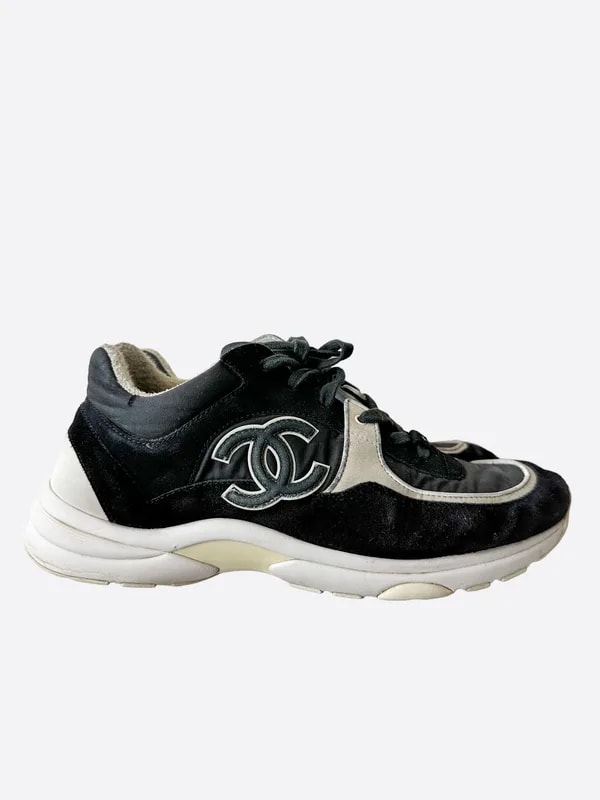 Chanel — Chanel & CC Logo — Sneaker — resale