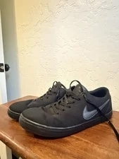 Nike SB — Nike SB Check Solarsoft Low Top Lace-Up 843896-002 — Sneaker — resale