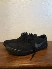 Nike SB Check Solarsoft Low Top Lace-Up 843896-002 2