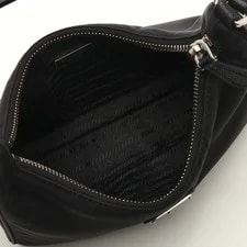 Prada Re-Edition 2005 & Hobo 4