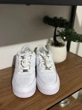 Nike — Size 6 - Nike Air Force 1 — Sneaker — resale