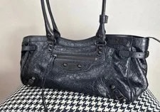 Balenciaga — Balenciaga LE City East-west 822155 — Handbag — resale