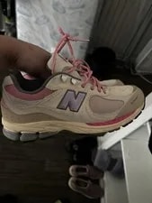 Size 9.5 - New Balance 2002R Hiking Pack 4