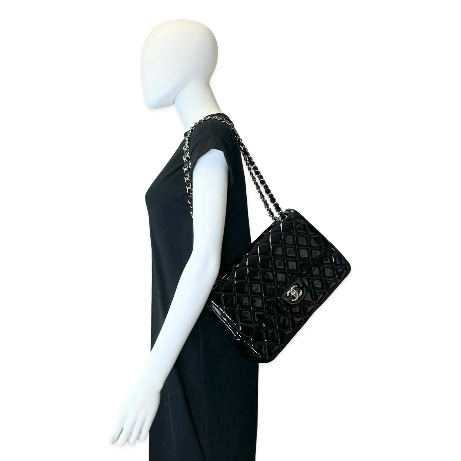 Chanel Jumbo Classic Double Flap 2