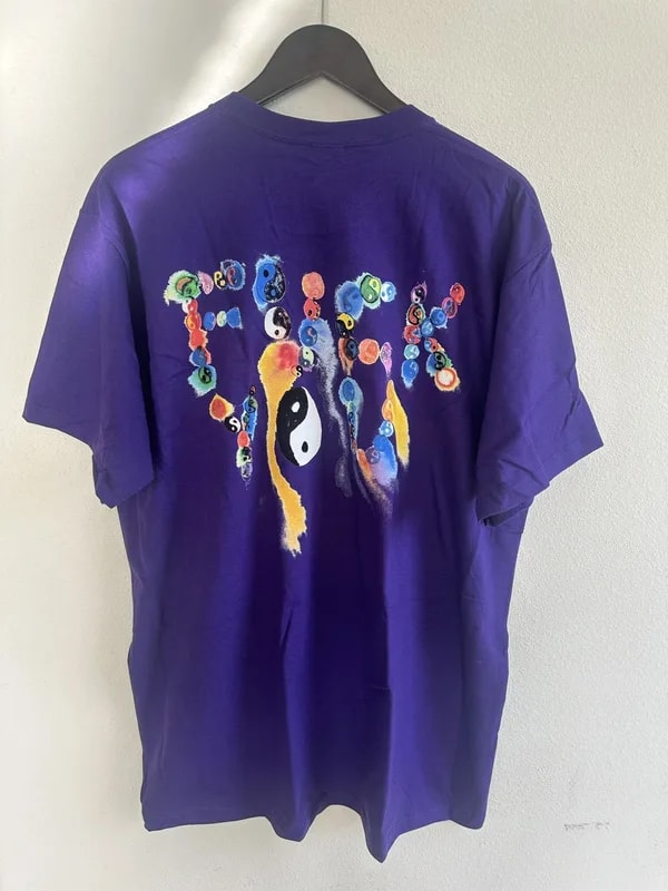 Supreme — Supreme Ying Yang Tee — streetwear — resale